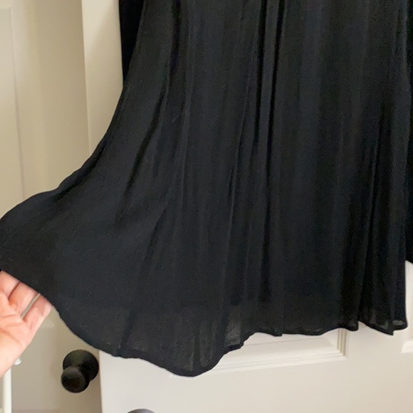 UMGEE Embroidered Tunic Top- Medium - Picture 4 of 5